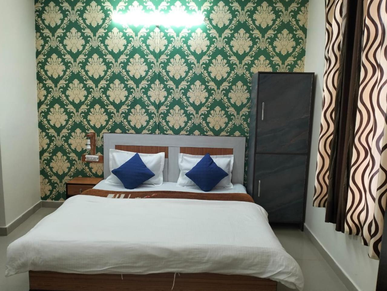 דרמסאלה Aman Inn מראה חיצוני תמונה