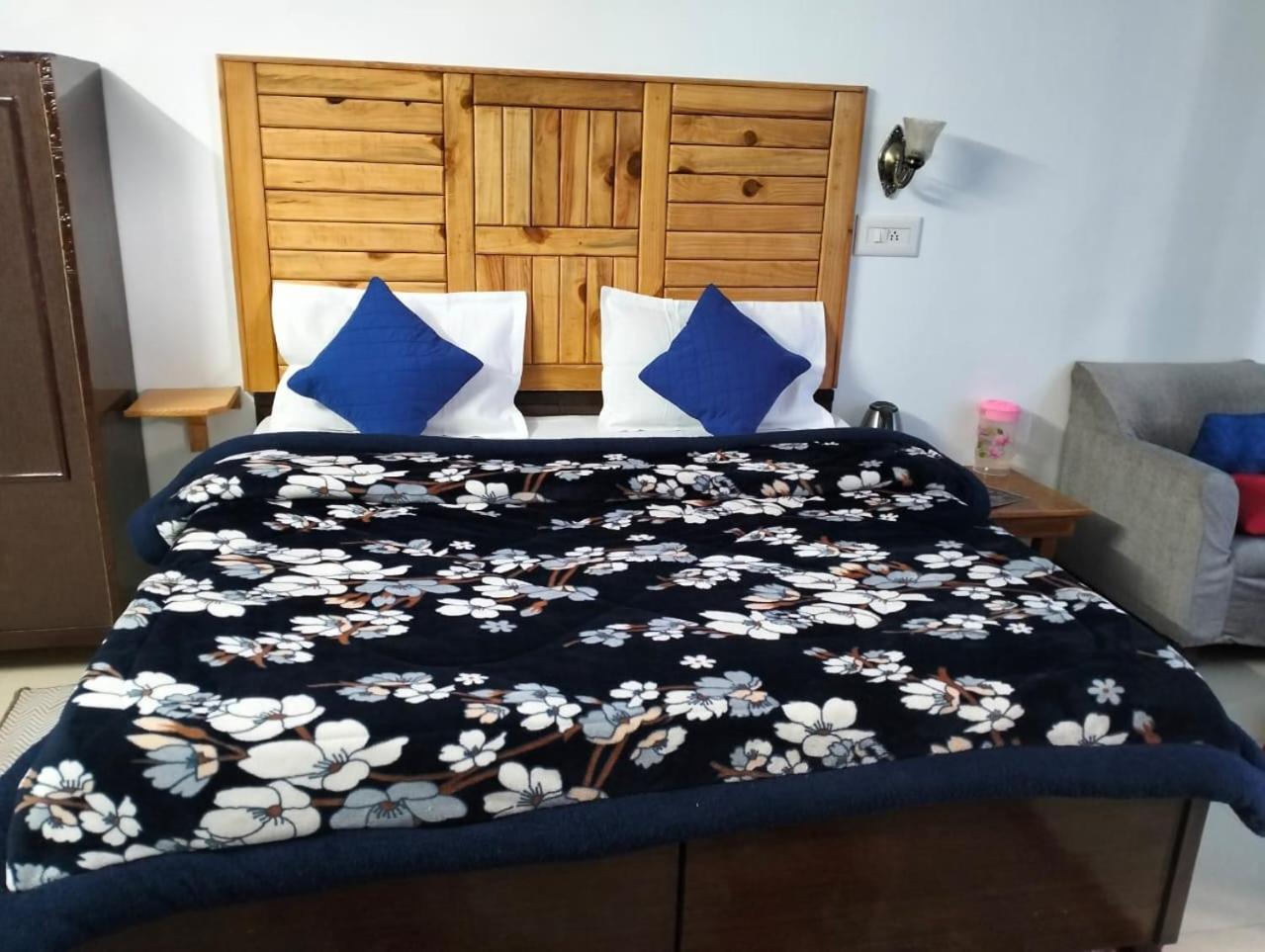 דרמסאלה Aman Inn מראה חיצוני תמונה
