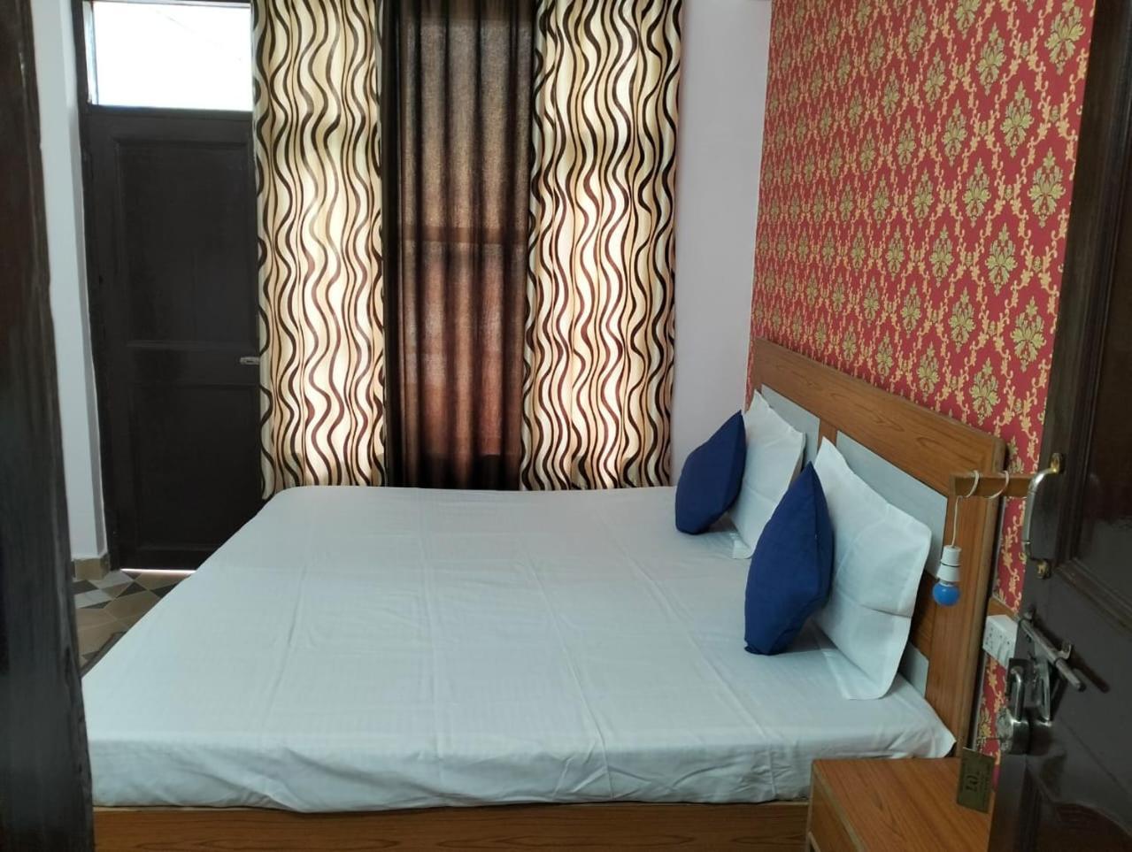 דרמסאלה Aman Inn מראה חיצוני תמונה