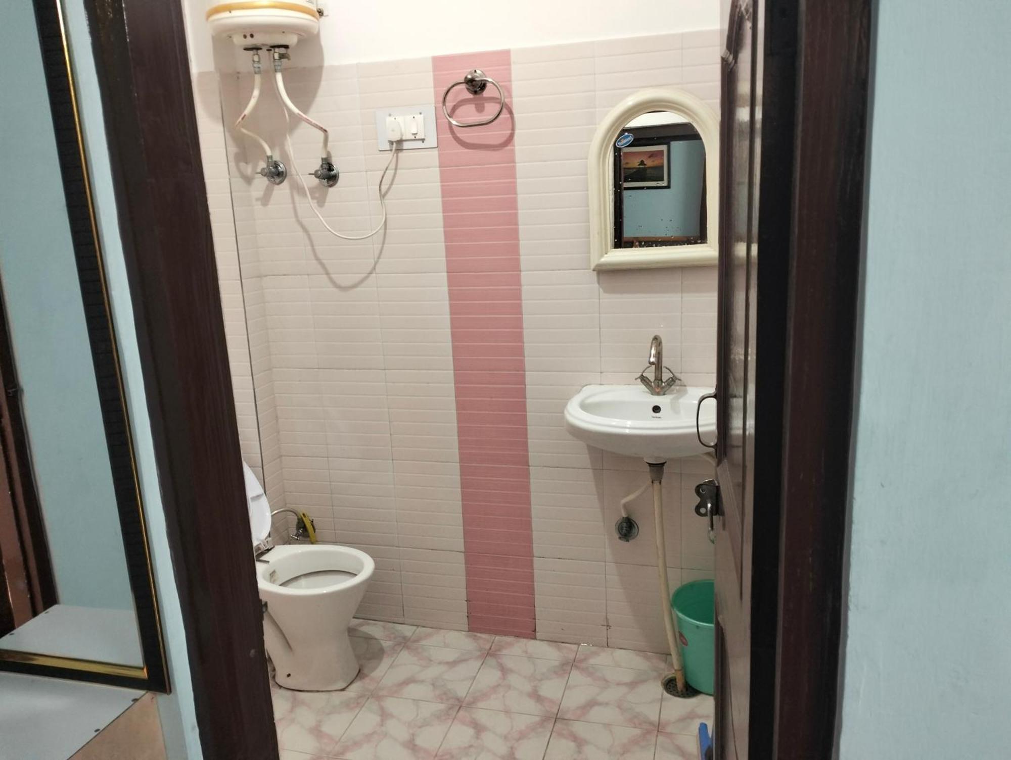 דרמסאלה Aman Inn מראה חיצוני תמונה