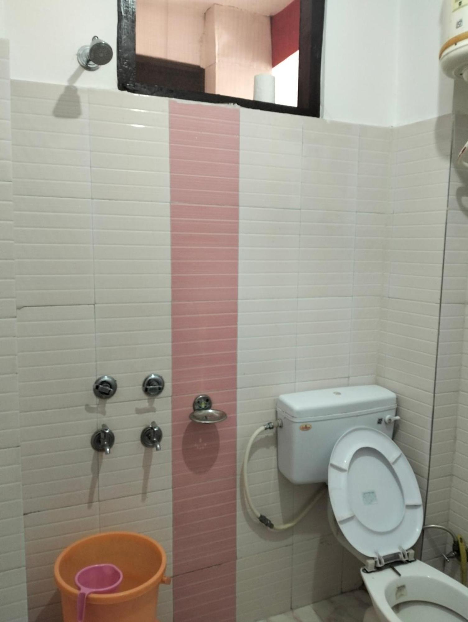 דרמסאלה Aman Inn מראה חיצוני תמונה