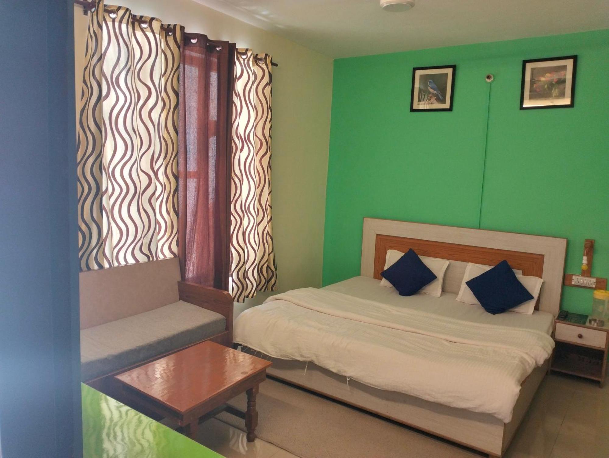 דרמסאלה Aman Inn מראה חיצוני תמונה